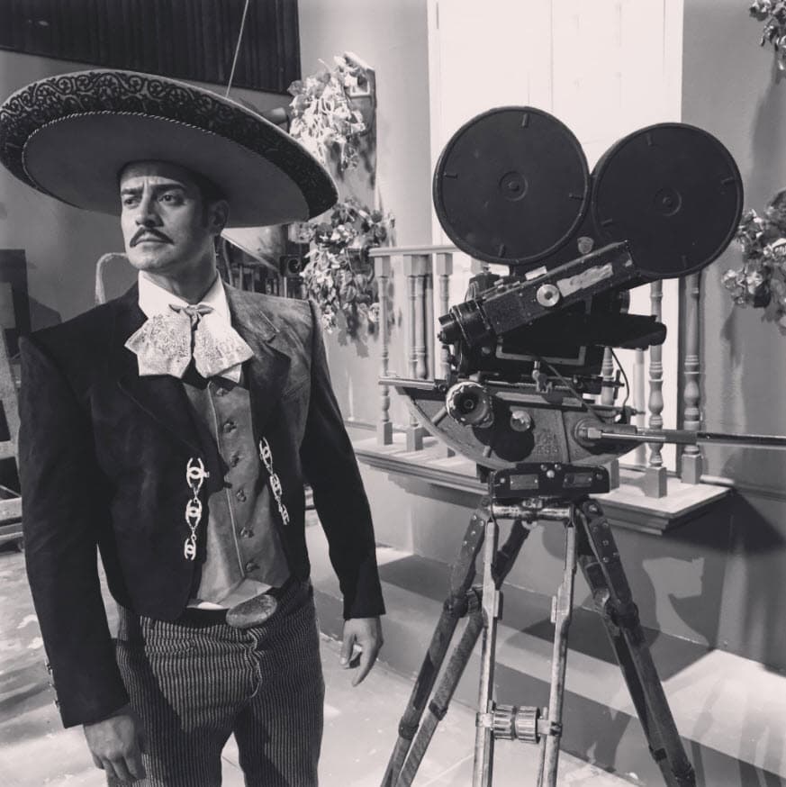El actor solo grabó algunas escenas para la bioserie: "Terminé mi interpretación de don Jorge Negrete gracias @carlaestrada #SILVIAPINAL la serie", externó en Twitter.