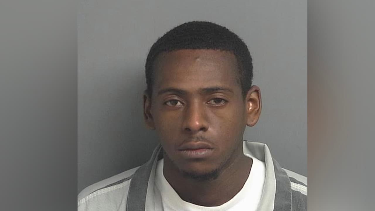 Ladarin Deon Henderson - Posesión de un arma de fuego.