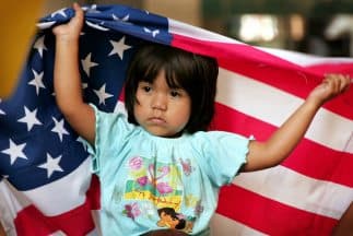 Los padres de niños ciudadanos podrán pedir el amparo temporal de la deportación y tramitar un permiso de trabajo.