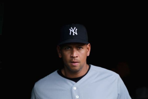 8. ALEX RODRÍGUEZ- El primer beisbolista en esta lista realizada por 'Forbes' gana anualmente poco más de $35 millones. Su trabajo también lo ha colocado como uno de los deportistas más reconocidos a nivel mundial.