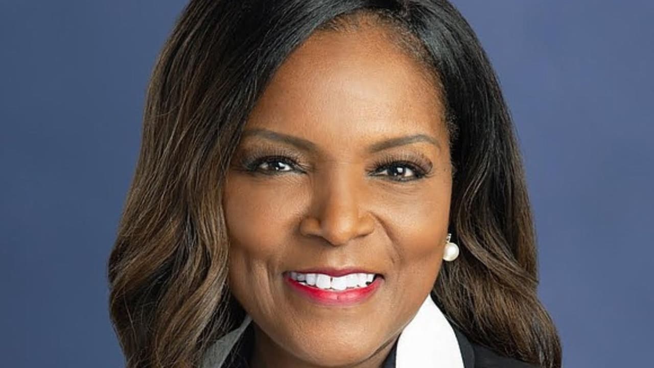 Dr. Cynthia Lenton-Gary