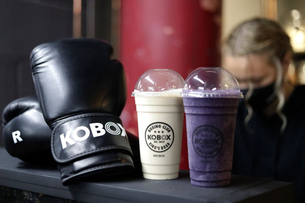 Los riesgos de consumir batidos de proteínas por el contenido de plomo y otros metales pesados en algunas marcas