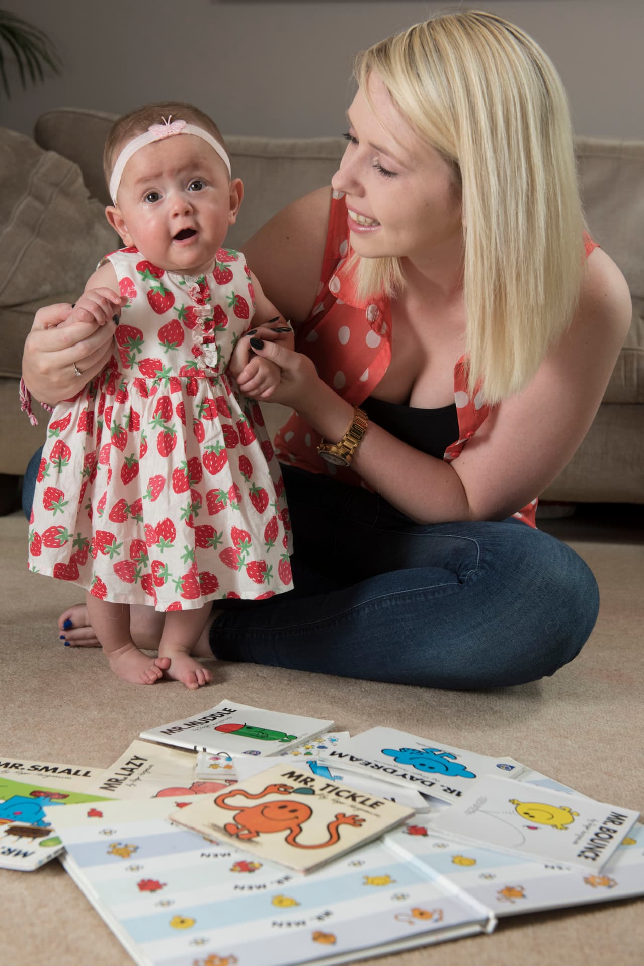 La bebé pesó 1 libra, 4 onzas.