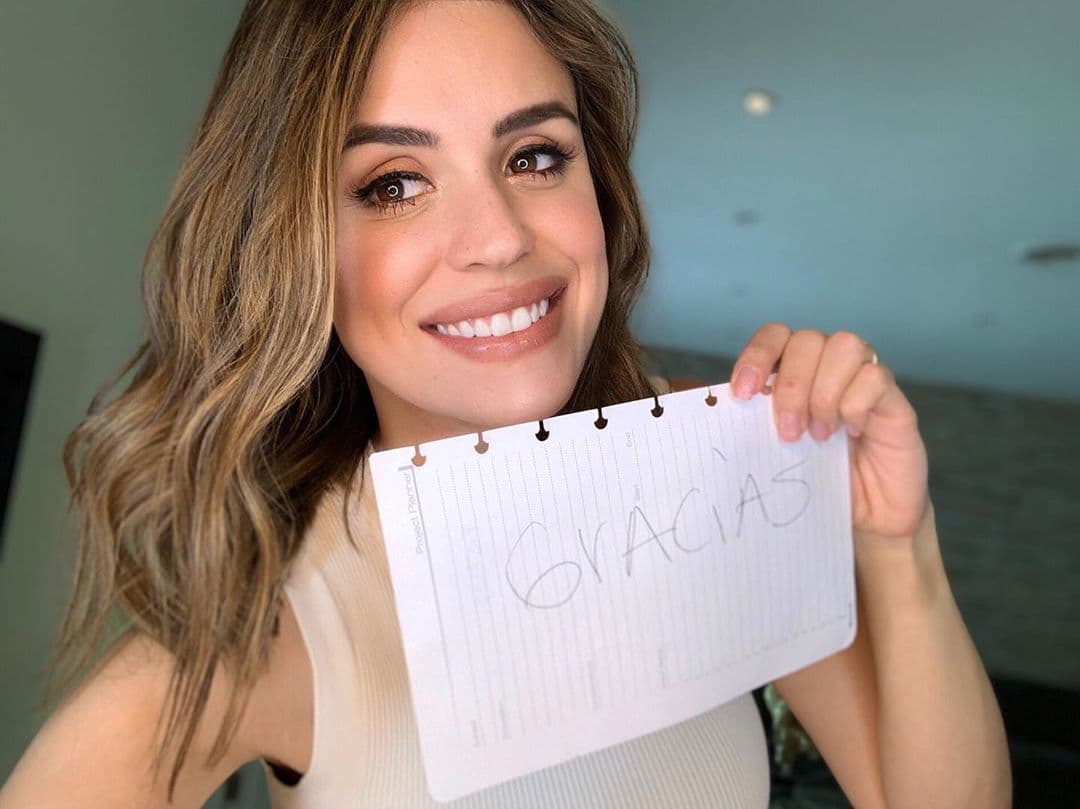 Carolina Sarassa se tomó un tiempo para agradecer a las personas que salen a laborar cada día en medio de la pandemia: "Me quito el sombrero cuando pido una orden de comida y veo por mi ventana como llegan estos padres de familia, esposos, hijos con la mejor disposición a entregarlos".