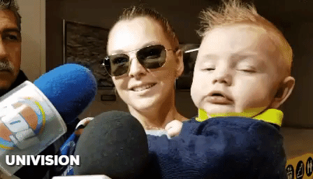En un principio
<b><a href="http://www.univision.com/entretenimiento/julian-gil-y-marjorie-de-sousa-el-juicio"> Marjorie se mostraba muy a la defensiva</a></b> evitando que su hijo Matías fuera captado, tenía todos los privilegios de entrar escoltada y usar un estacionamiento exclusivo para jueces para evitar exponerse a la presión mediática.