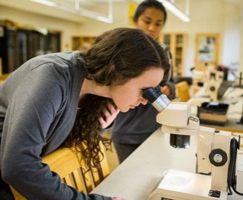 Principia College, Elsah, IL | Tasa admisiones: 84% | Costo promedio de un título: $69,941| Salario promedio al graduarte: $46,200