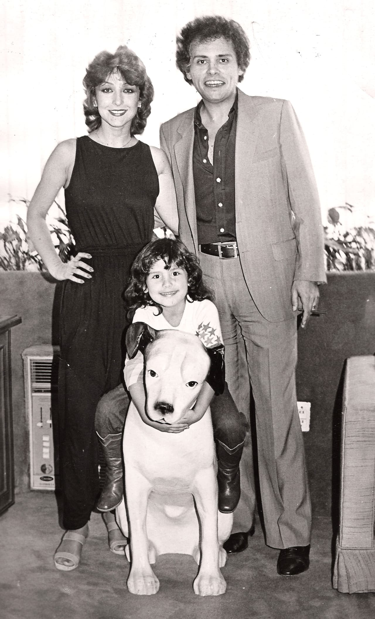 Angélica formó parte del melodrama 'El milagro de vivir', el cual fue emitido en 1975. La telenovela tenía en los roles protagónicos a su mamá Angélica María y al cantante Alberto Vázquez.