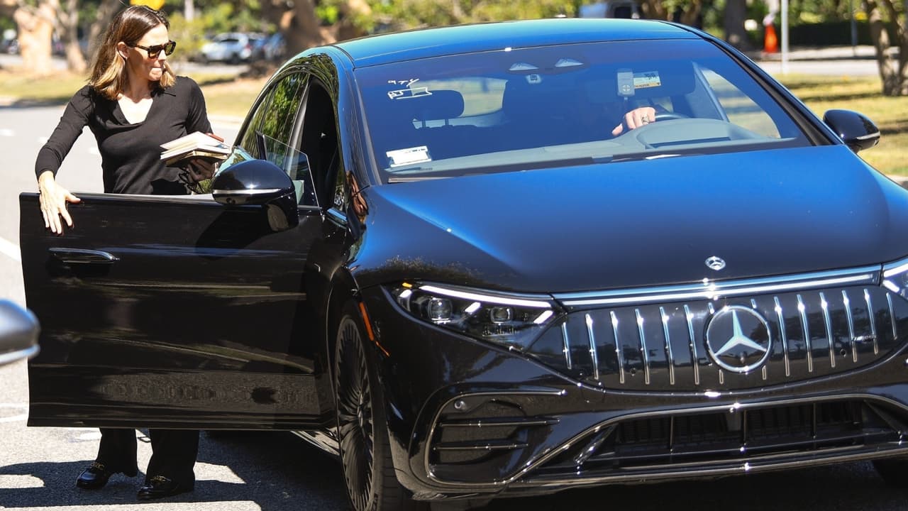 Jennifer Garner fue captada así subiéndose al auto de Ben Affleck.