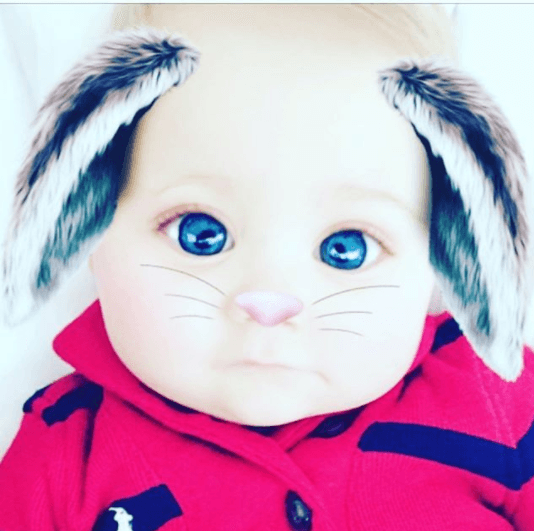 También ha cautivado las redes con tiernas fotos de Manuel en Snapchat, esta fotografía consiguió más de 200 mil likes y una ola de comentarios de sus fans.