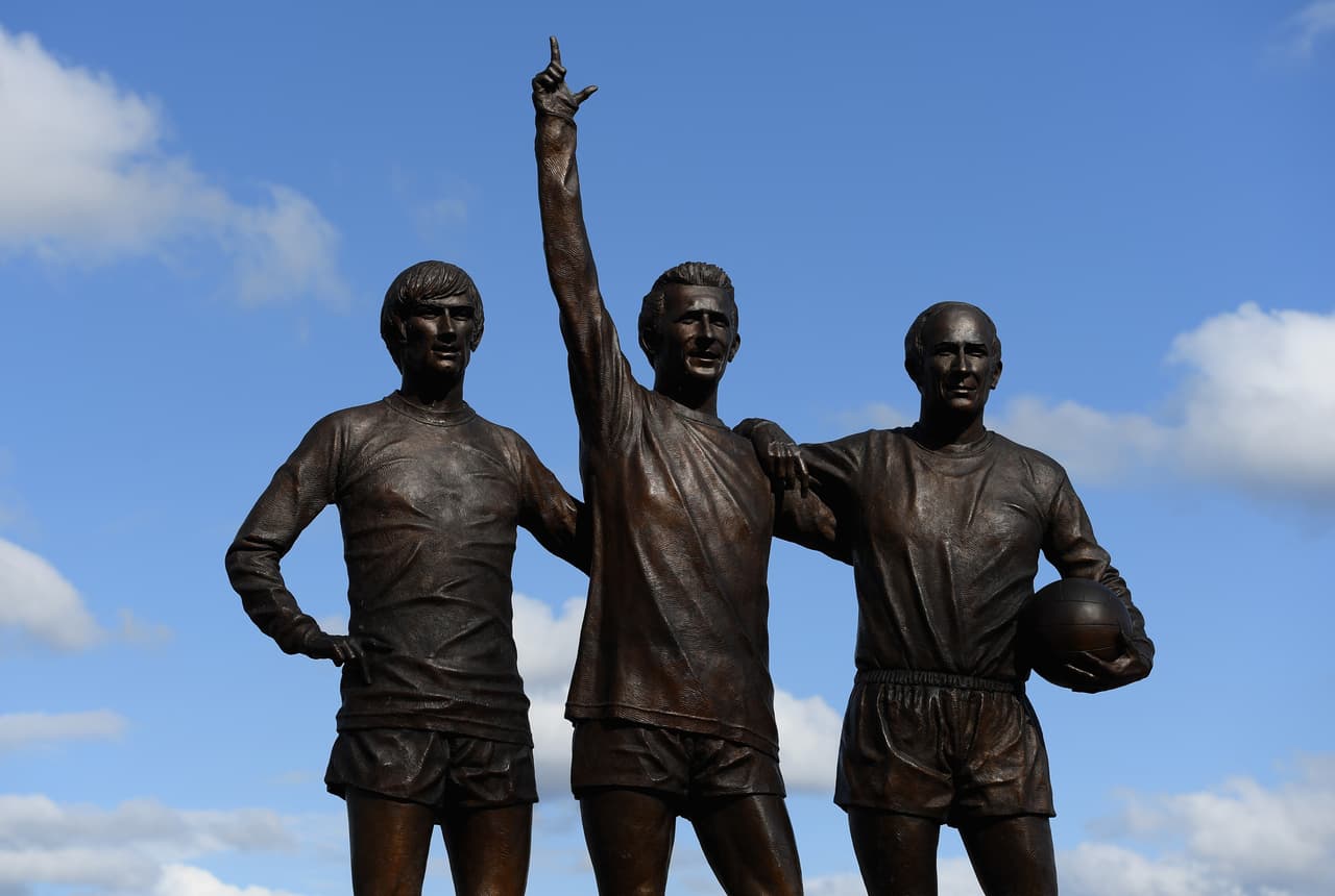 No solo a una figura se le hace escultura. La apodada 'Holy Trinity' de la selección de Inglaterra campeona en 1966 recibió un homenaje.
