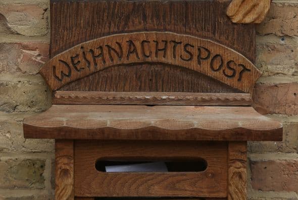 Este es el buzón en la oficina de correos en Himmelpfort, donde cada año llegan miles de cartas.