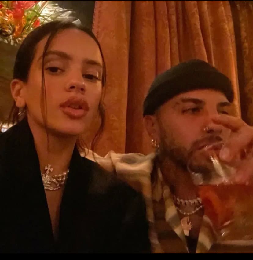 Cabe recordar que en un live, el cantante compartió con sus seguidores lo mucho que le gusta la española: “Me encanta Rosalía. Tengo un crush con ella".