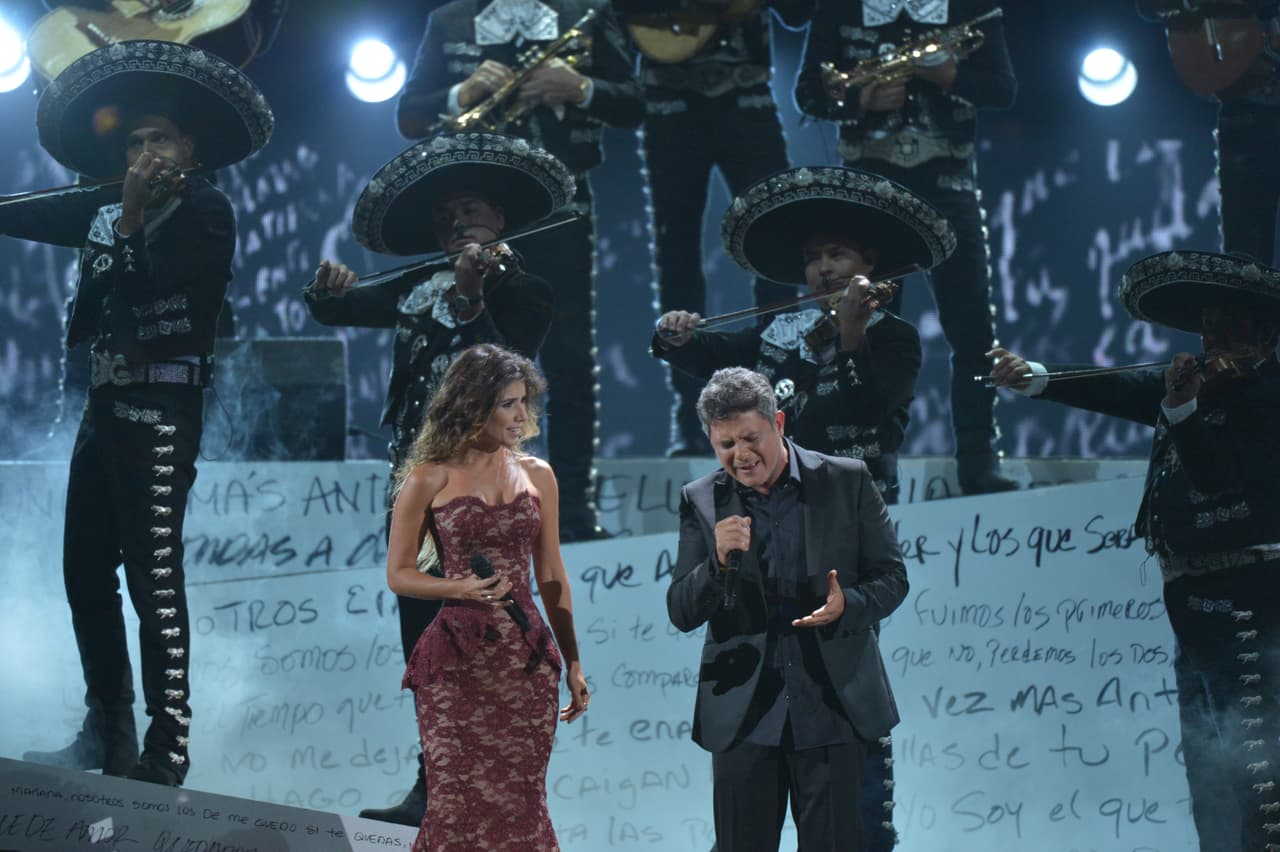 La canción de la noche fue 'A Que No Me Dejas'.