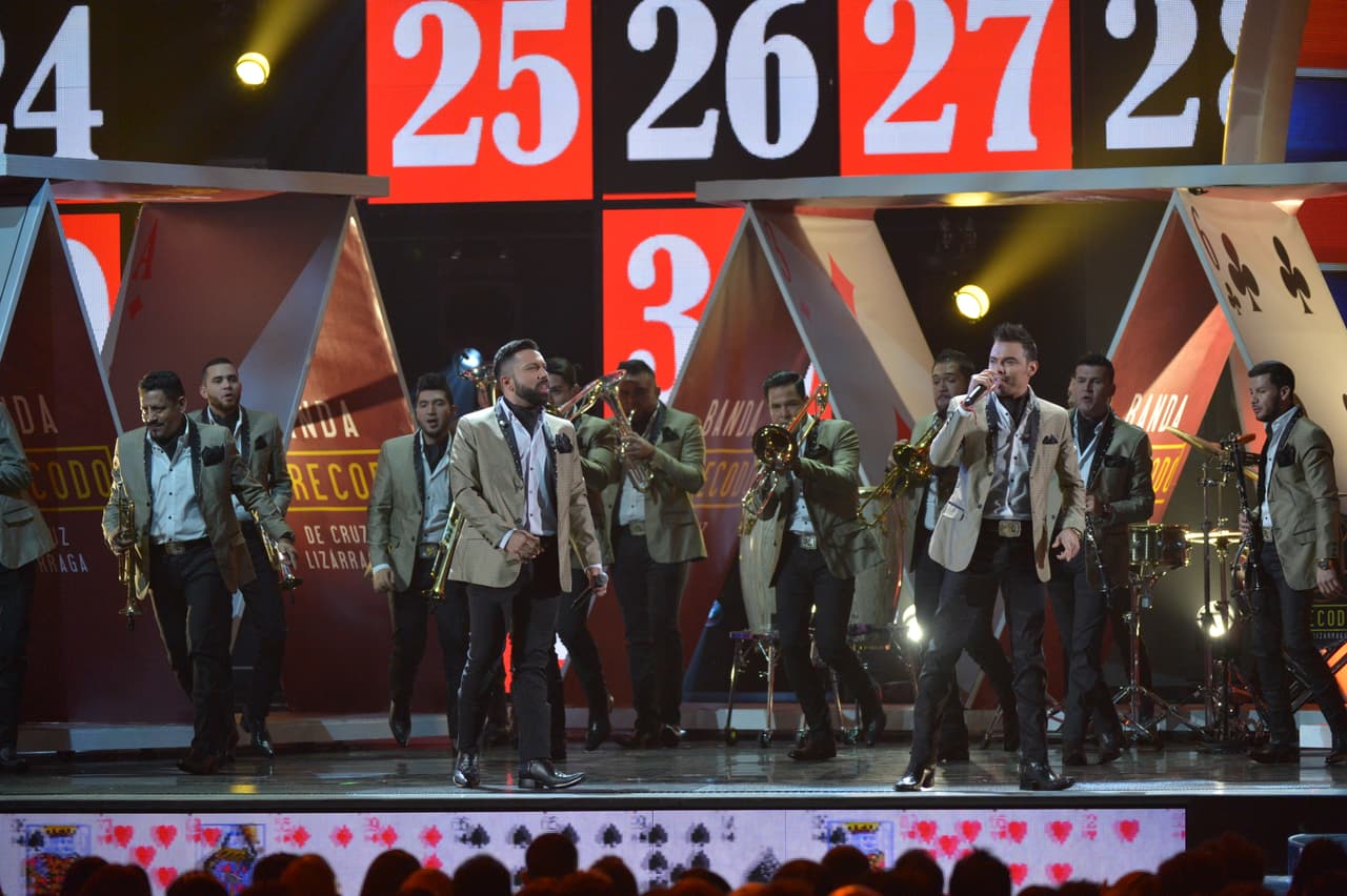 Banda El Recodo vuelve a hacer historia sobre este escenaraio.