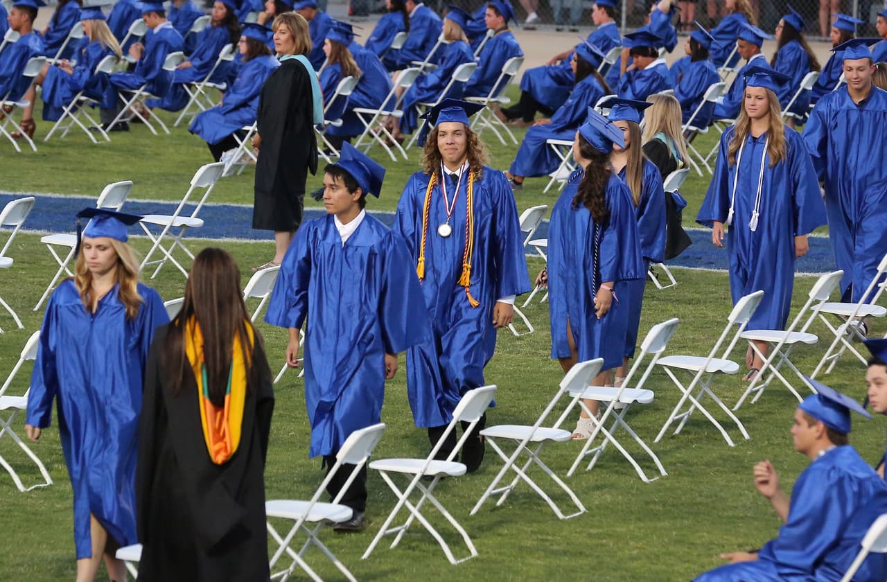 Mira más fotos de la ceremonia de graduación del hijo de Arnold.