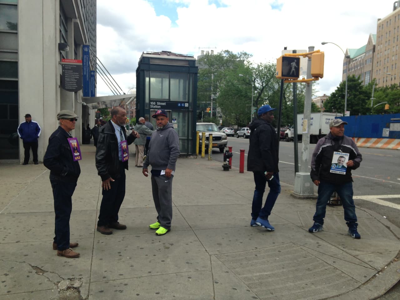 Los simpatizantes de diferentes aspirantes intentaron influir el voto.