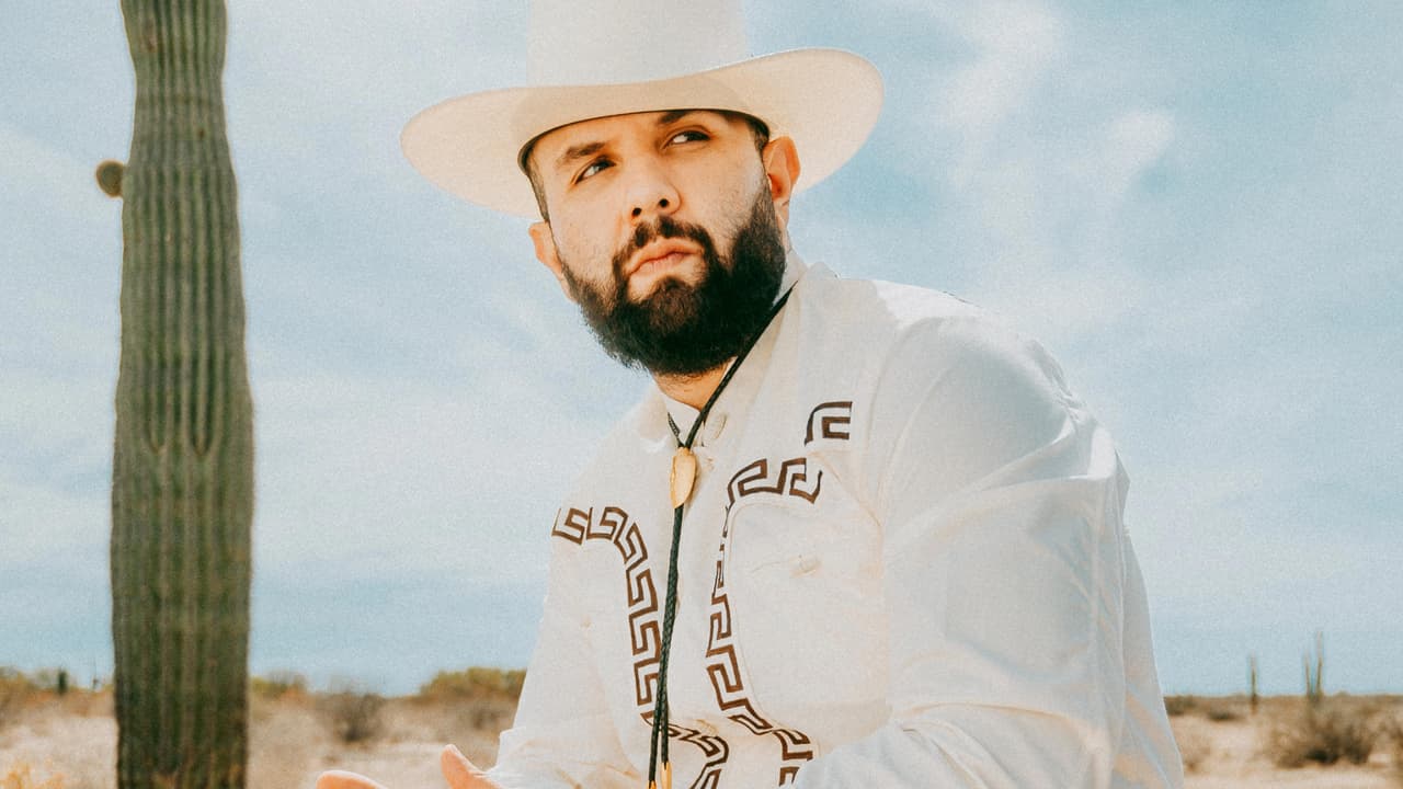 Premio Lo Nuestro 2025: Carín León cantará en la fiesta que se realizará en el Kaseya Center