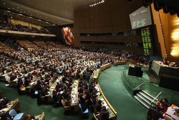 29 de noviembre. La mayoría de estados miembros de la Organización de las Naciones Unidas (ONU) reconoce a Palestina como miembro observador de la entidad internacional.