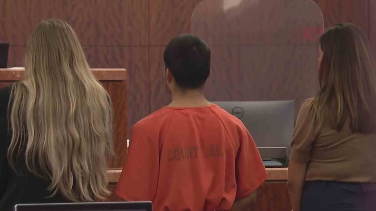 Adolescente sospechoso de apuñalar a compañera de 16 años asegura que lo volvería a hacer, según documentos