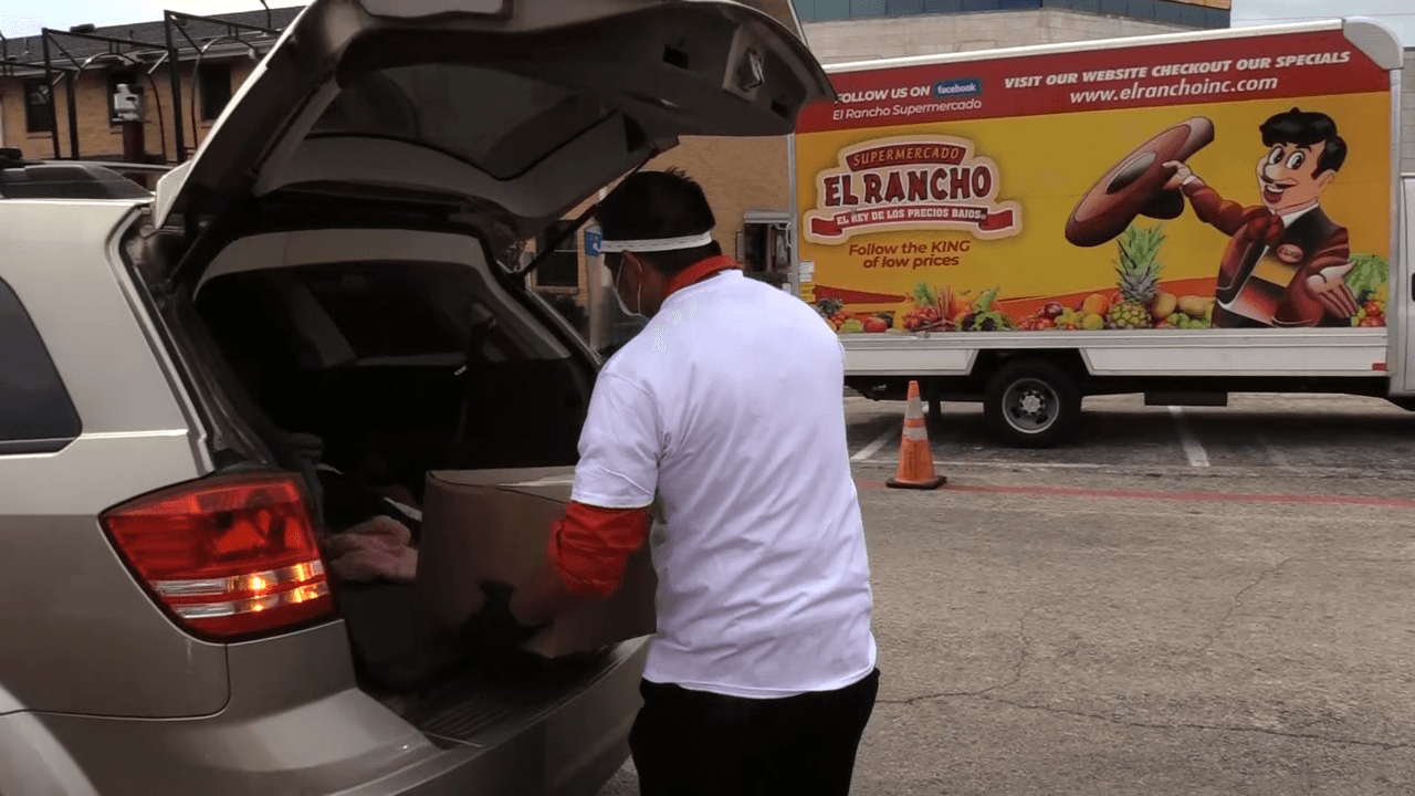 Supermercado El Rancho distribuye 2,000 despensas a familias necesitadas