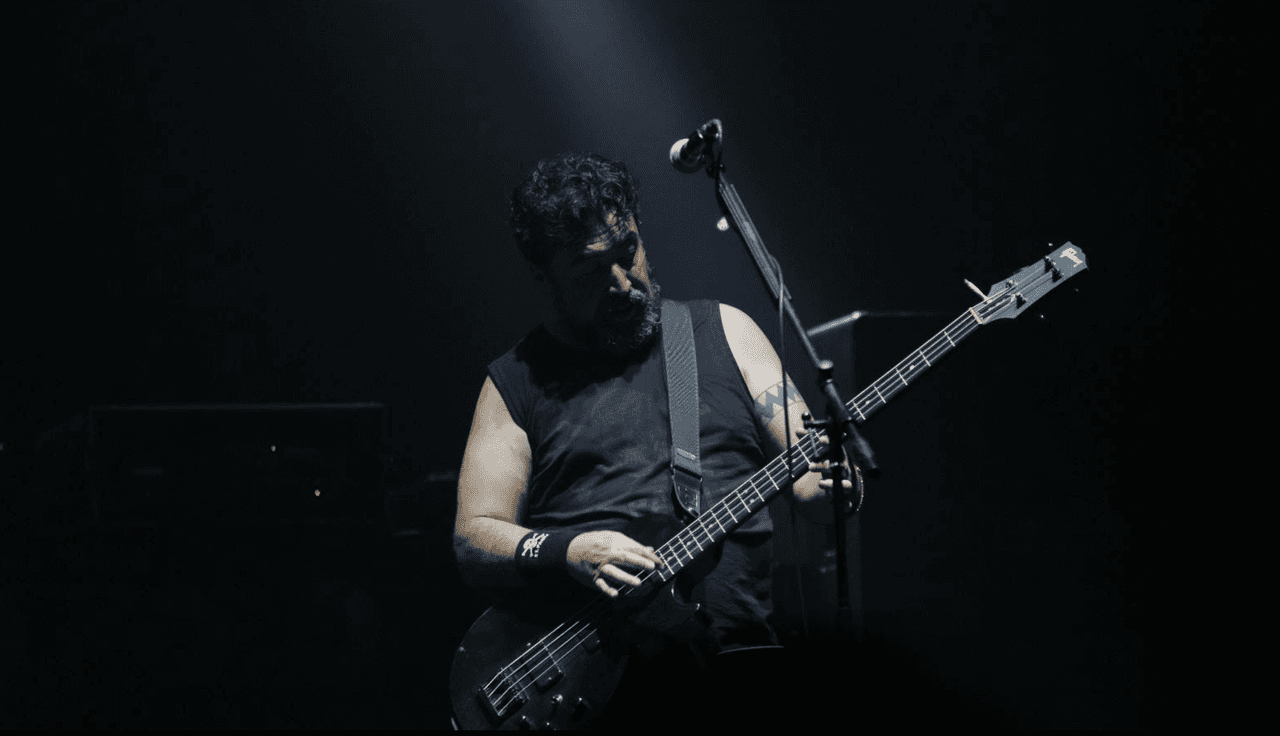 El número de serie de este bajo Gibson es 13060166.