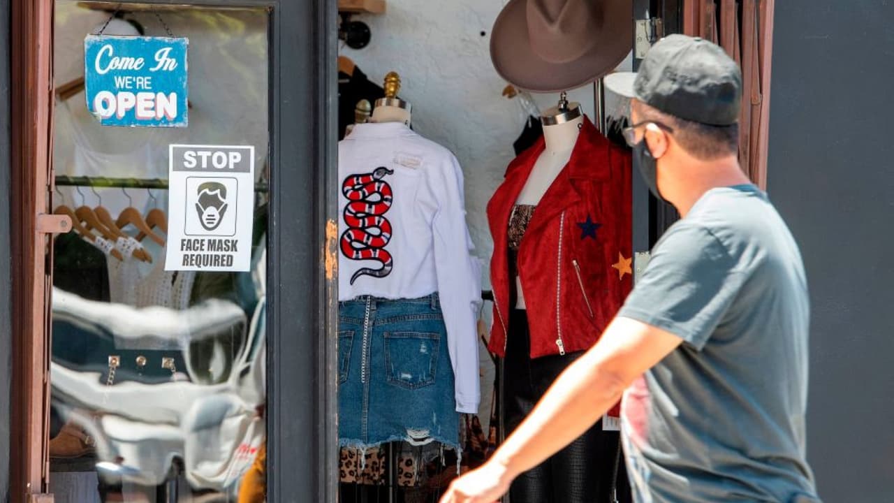 “Salvan nuestra vida”: Angelinos sobre el uso obligatorio de mascarillas al interior de establecimientos