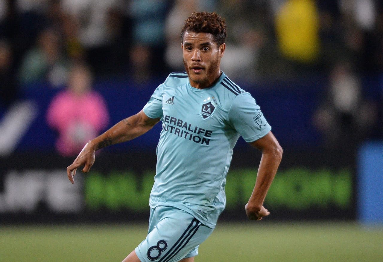 En un gran momento de LA Galaxy, Jona ejerce de líder silencioso y responde a sus críticos