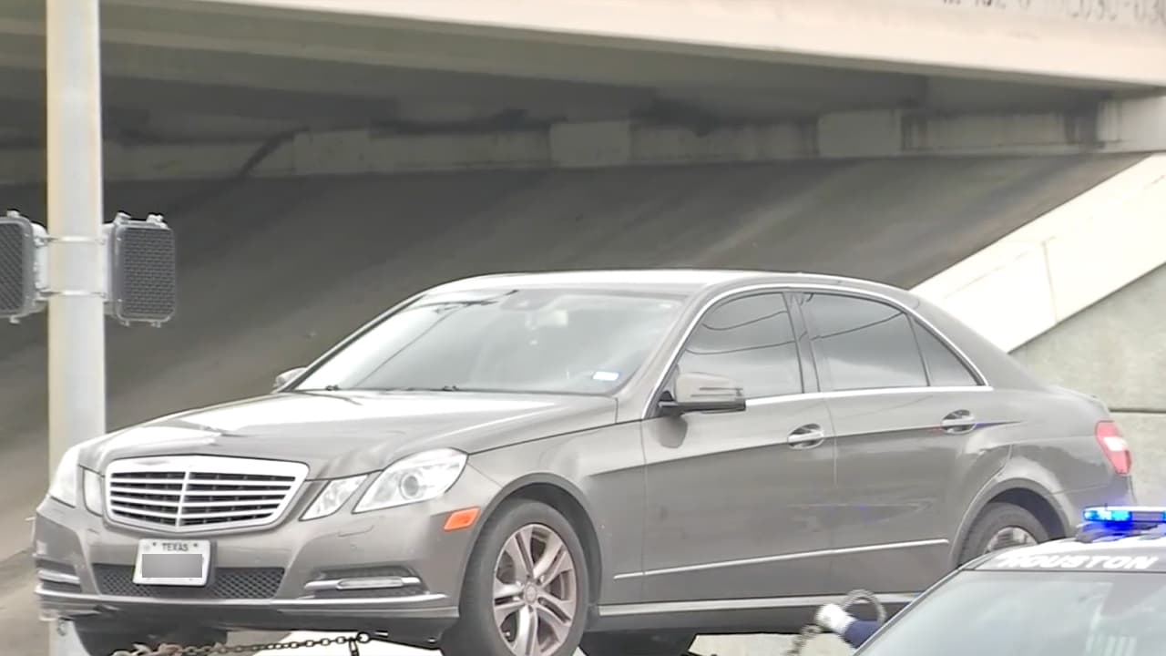 Hombre balea a una mujer y luego se quita la vida en medio de una calle en Houston