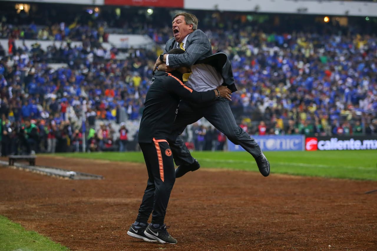 Miguel Herrera logra su segunda conquista como técnico del América luego del Clausura 2013, también contra Cruz Azul.