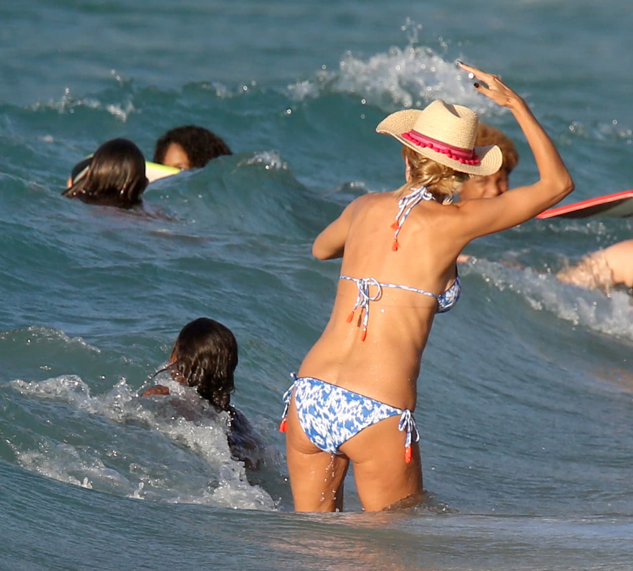 Cuando la diva decidió salir del mar sufrió un accidente.