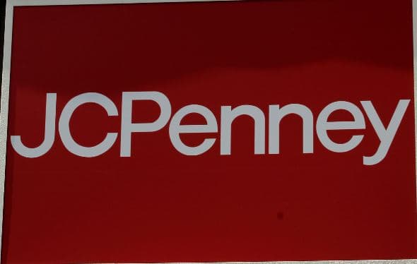 "Este año, hemos tomado la decisión de cerrar nuestras tiendas el Día de Acción de Gracias en honor a nuestros asociados y clientes para permitirles estar seguros, relajarse y disfrutar del día con sus seres queridos", se lee en el mensaje de la tienda en su blog. La popular tienda minorista no anunció us horarios durante el viernes 27, sin embargo, invita a sus clientes a disfrutar de las ventajas de sus compras vía jcpenny.com