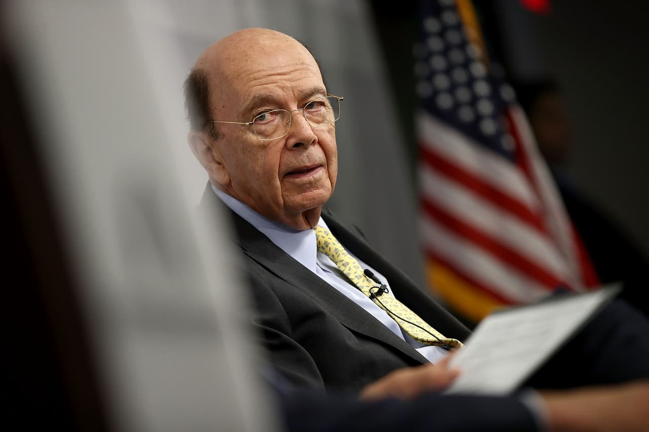 Secretario de Comercio de EEUU se beneficia de negocios con el círculo cercano a Putin