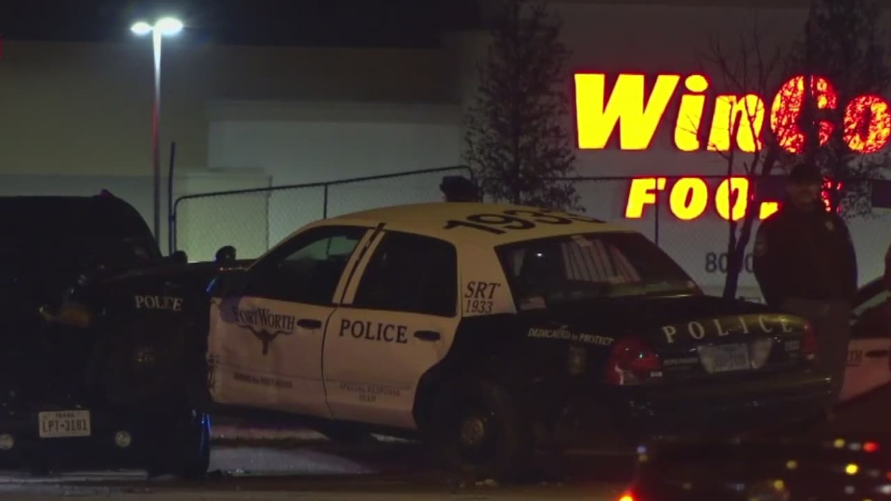 Oficial de policía de Dallas que acudía a un llamado de emergencia termina estrellando su patrulla