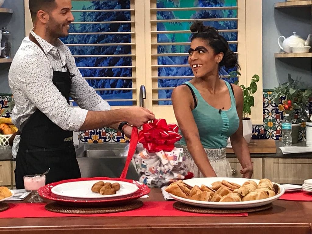 ¡Fuera moño! Este regalo es muy especial.