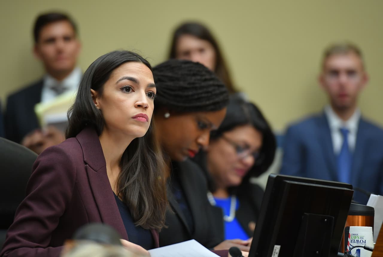 Ocasio-Cortez falla en su intento por evitar que las Fuerzas Armadas recluten a través de juegos en línea 