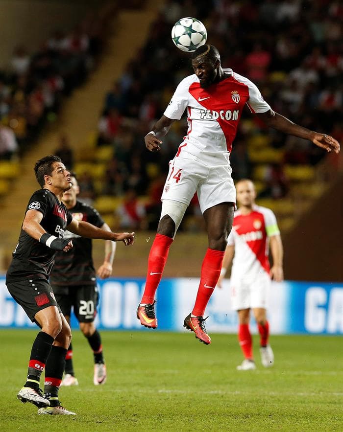 Hernández ha demostrado en su actualidad y desde su llegada a Europa, en 2010 a Manchester United, su capacidad de lucha en el terreno y profesionalismo.