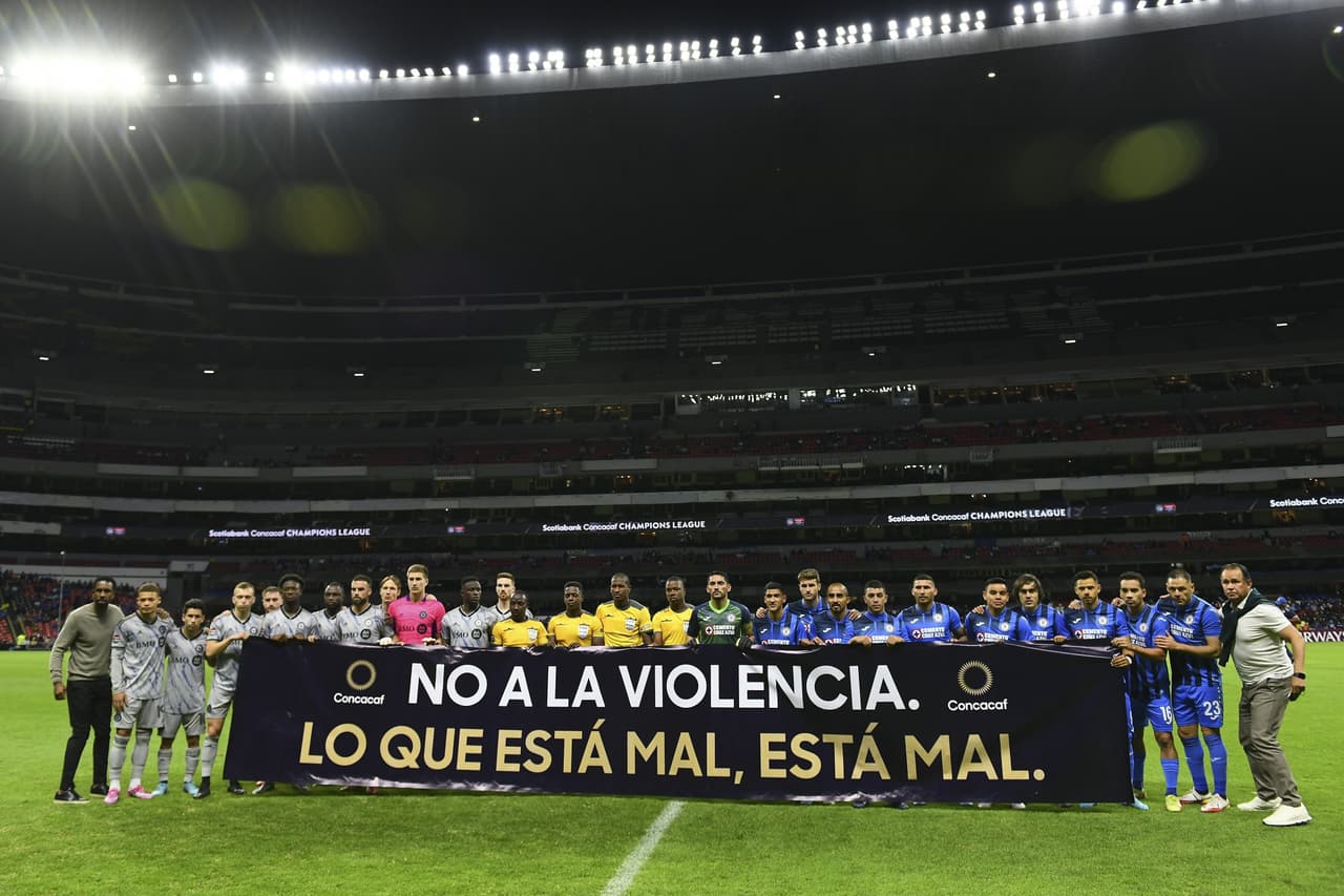 Tras las derrotas por goleada de León y Pumas ante equipos de la MLS en la Concachampions, Cruz Azul se presentaba en el Azteca con la esperanza de poner a la Liga MX en alto ante el Montreal.