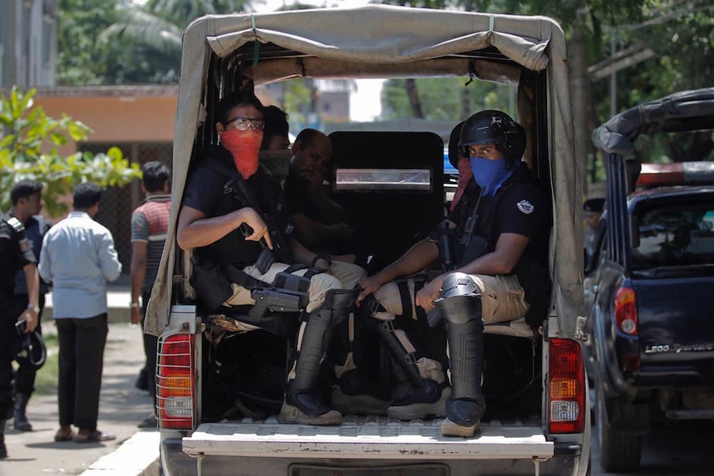 Policía de Bangladesh mata al yihadista que planificó el ataque contra un restaurante el mes pasado