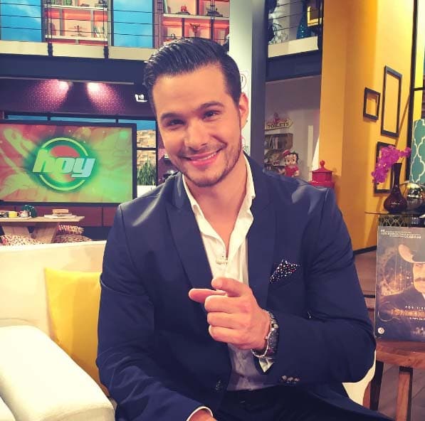 ¡Brandon Peniche está hecho todo un bombón!