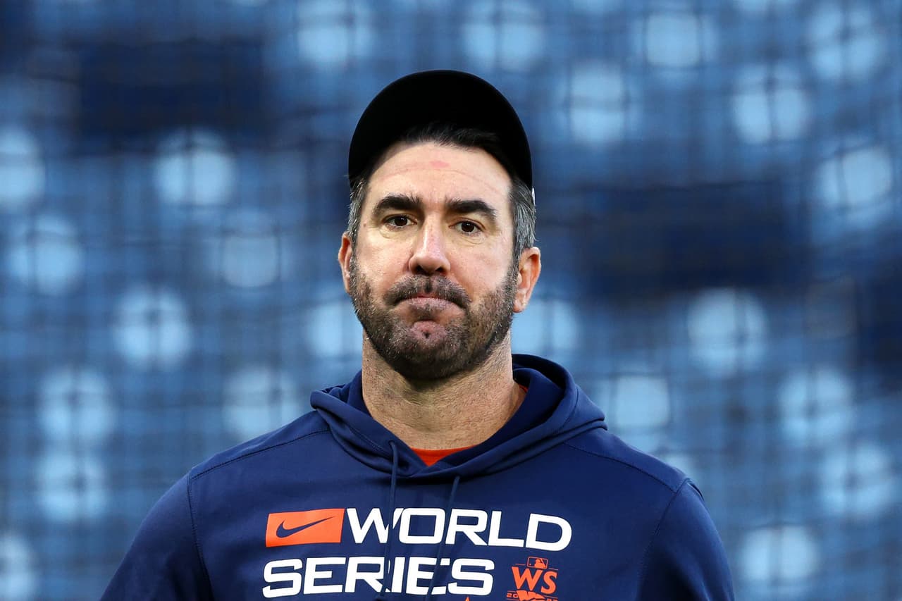 Justin Verlander dejará de ser jugador de los Astros de Houston tras rechazar la oferta del equipo para jugar en el 2023.
