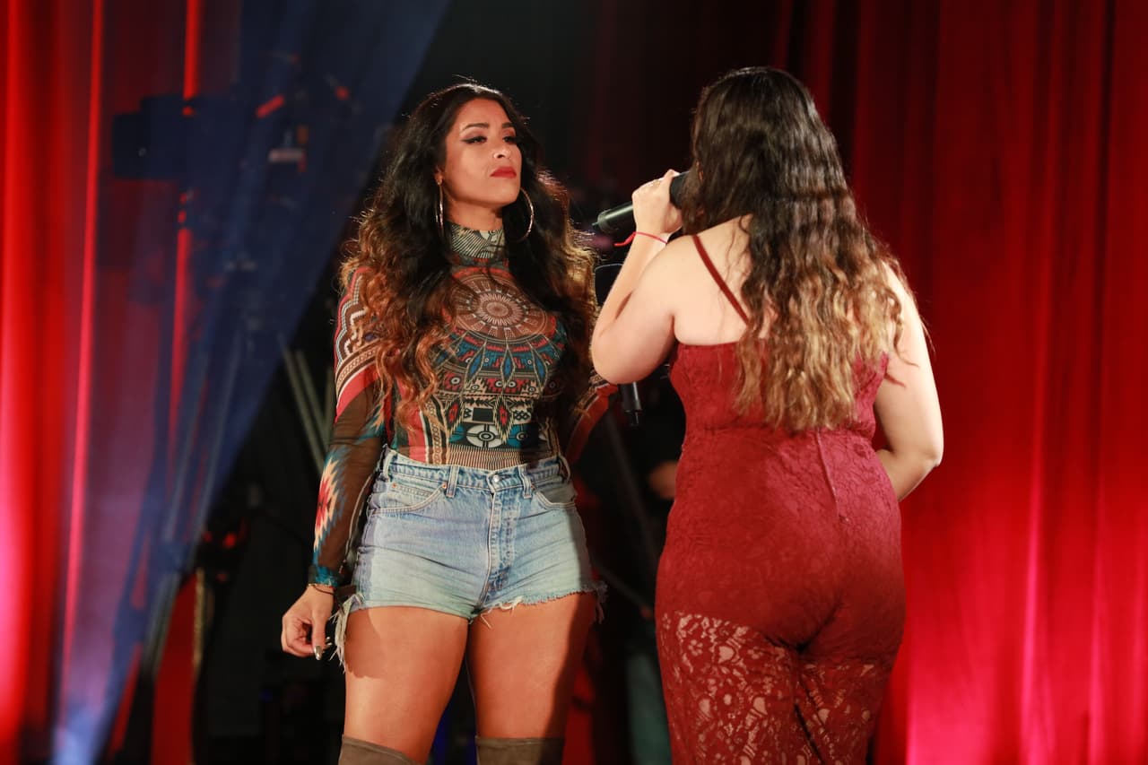 Ambas lograron pasar.