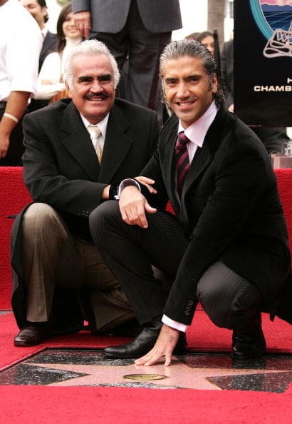 Este domingo 12 de diciembre de 2021, el paseo también se llena con ofrendas a Vicente Fernández y su legado.
<br>
<br>