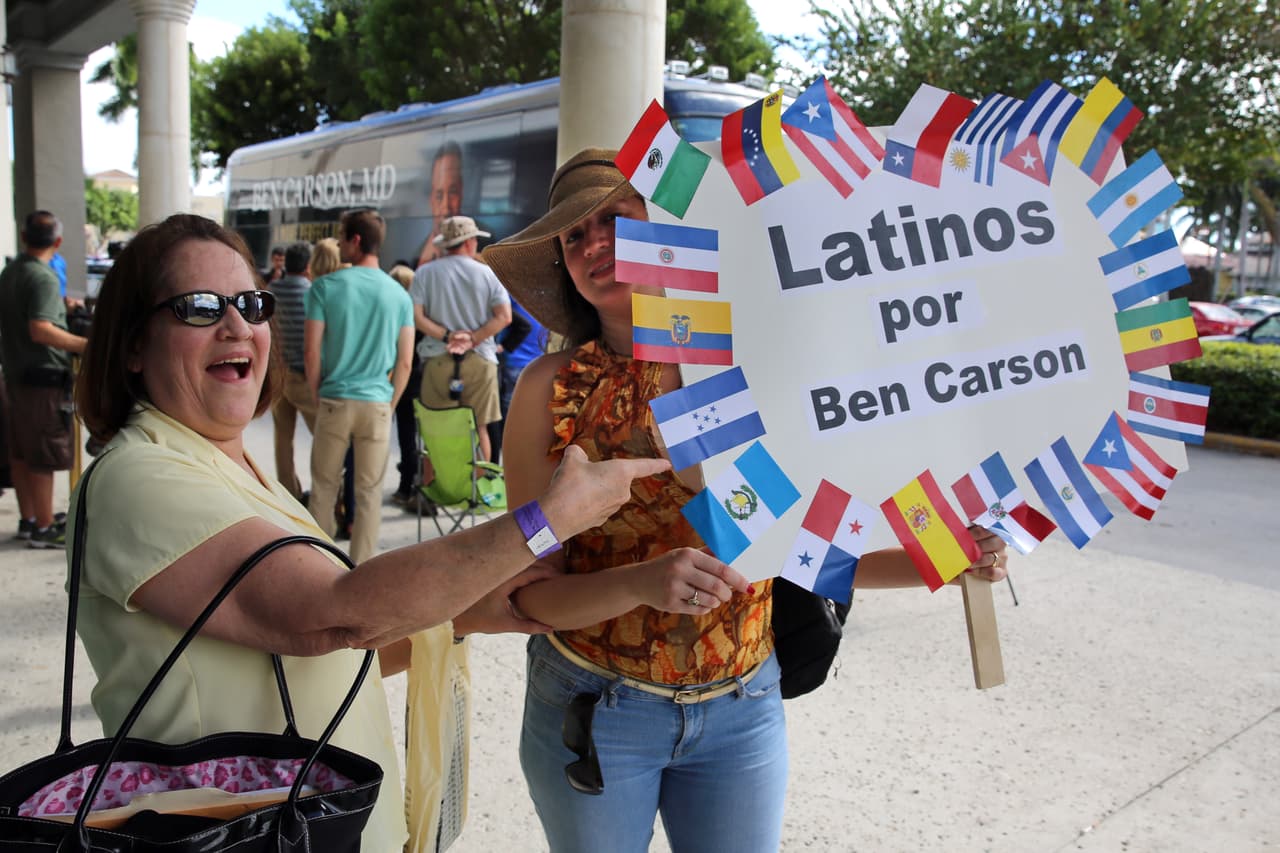 Ben Carson "se sumerge" en territorio latino