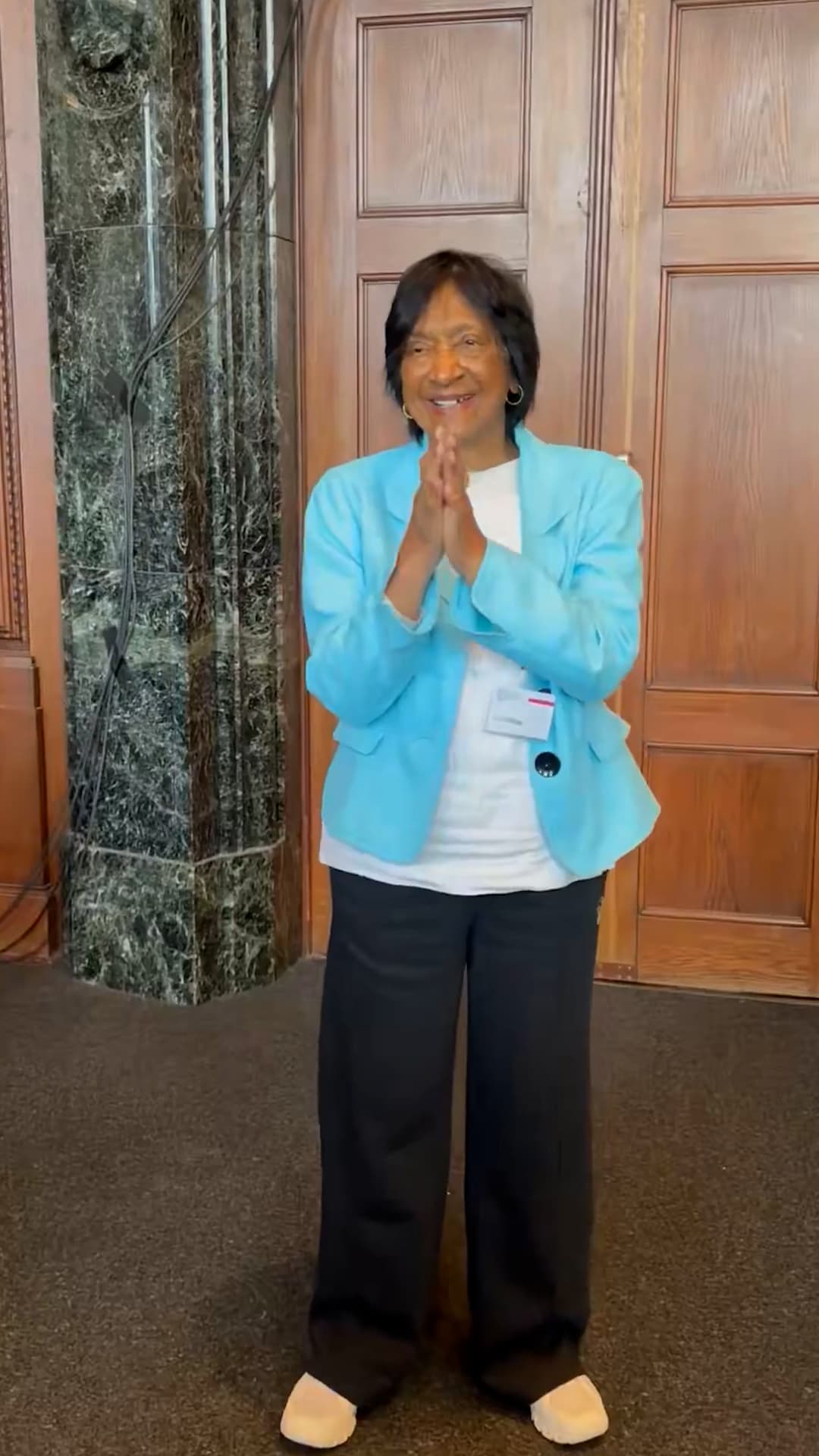 Entre ovaciones y risas: Navi Pillay reacciona al Nobel de la Paz