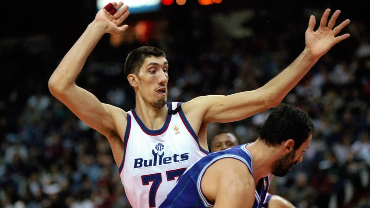 No es la primera vez que ocurre algo parecido en Washington D.C., pues los Bullets de la NBA cambiaron su nombre a Wizards en 1997, ya que no querían que ese mote se asociara con la criminalidad en la capital del país.