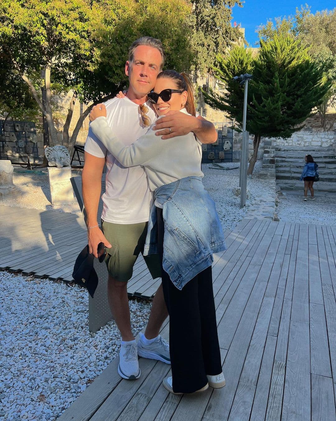 Mientras revelan cuál será el destino de 'Amor', la pareja continúa disfrutando del Medio Oriente.