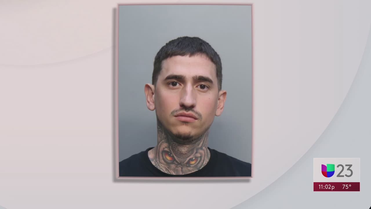 Arrestan a hombre acusado de vender mercancía falsificada