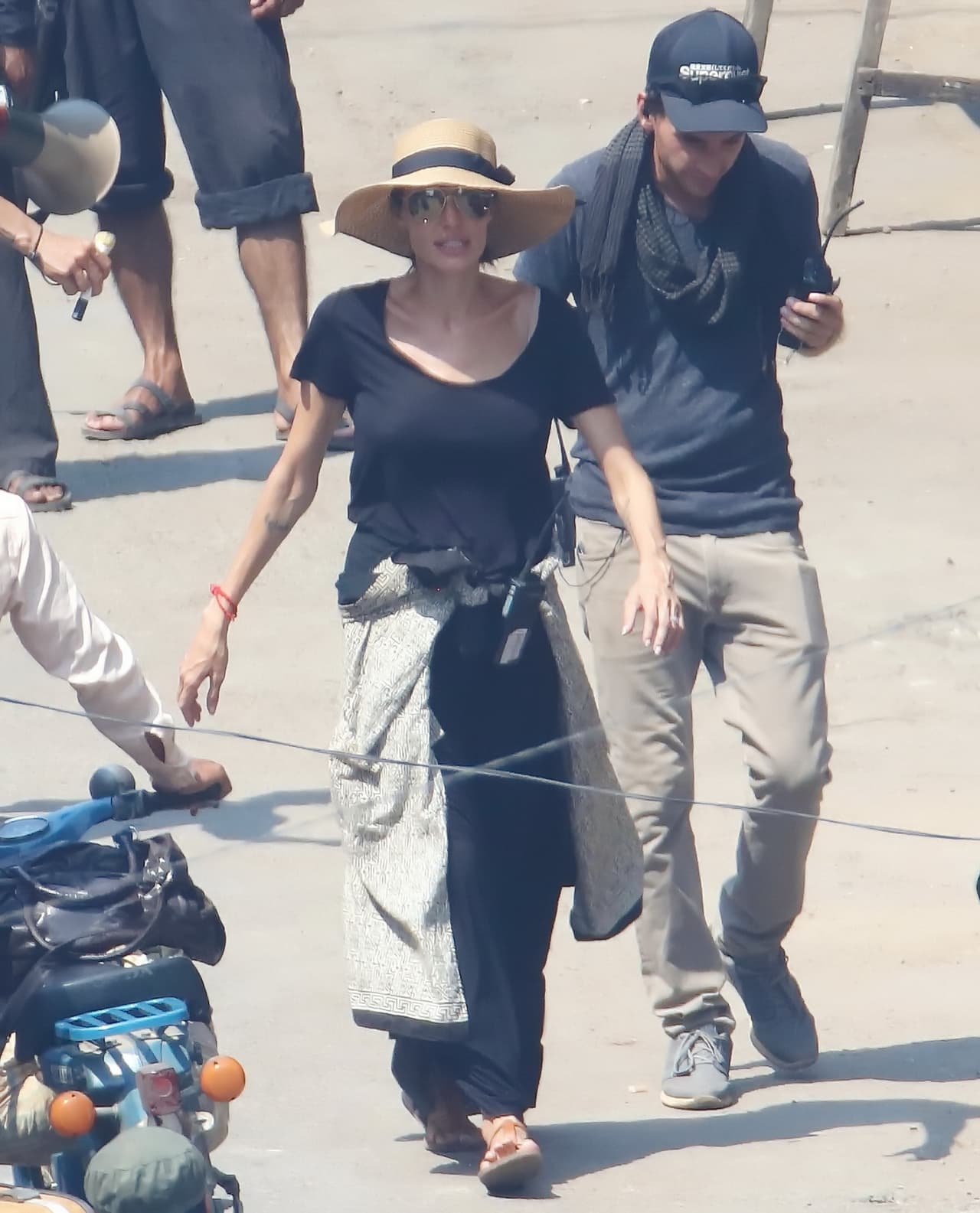 Está filmando 'First they killed my father' en el país.