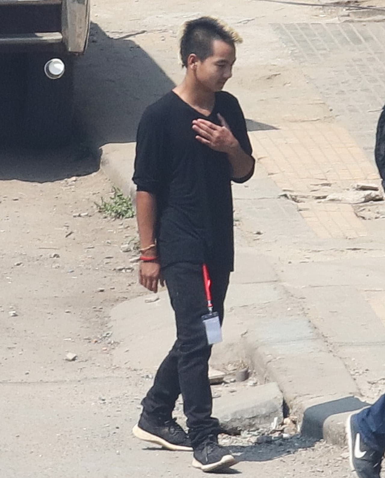 Estuvo pendiente de lo que hacía su madre en la filmación.