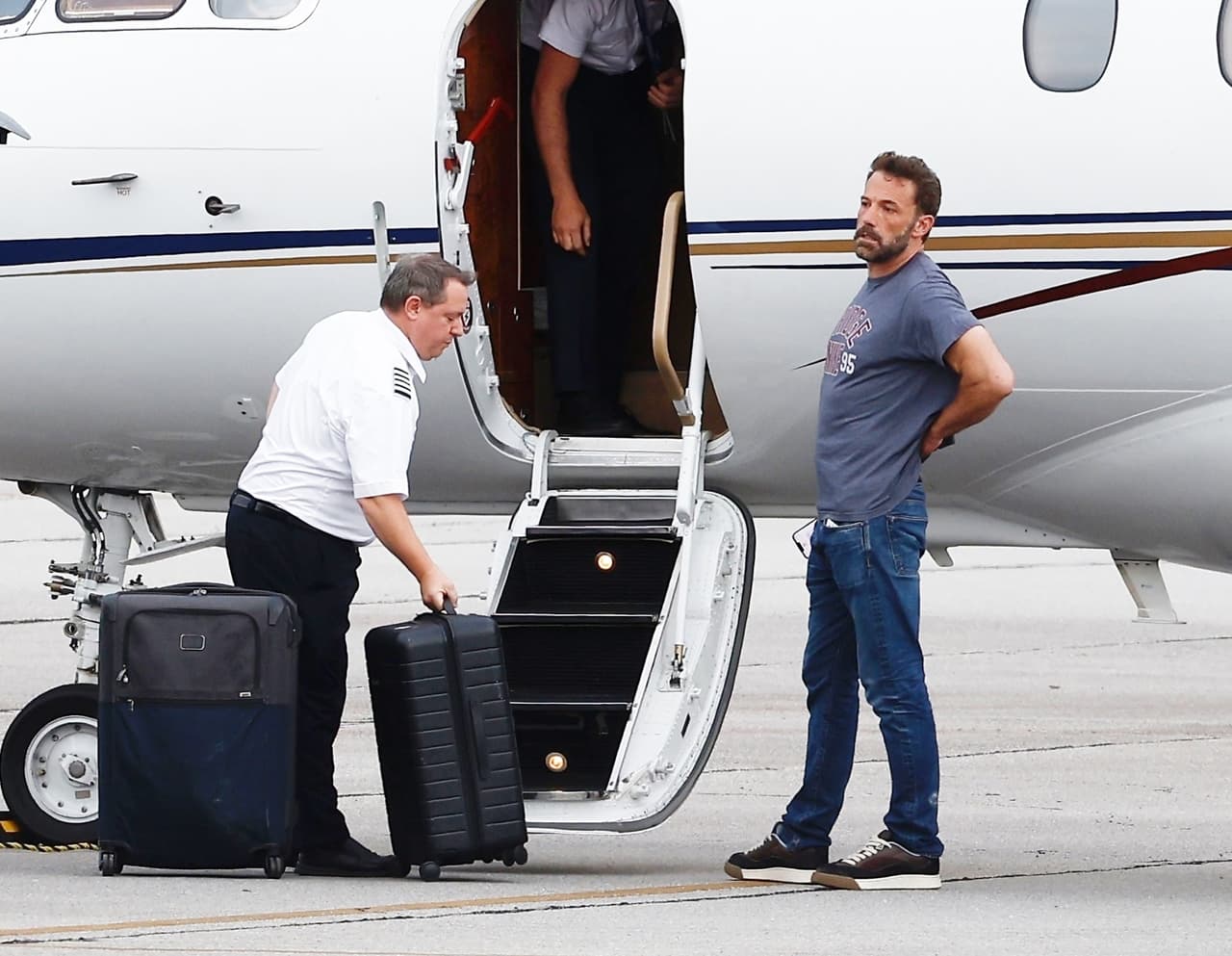 El Daily Mail reportó este lunes 22 que Ben Affleck sí se fue de Georgia, pero sin sus hijos y sin JLo. 
<br>
